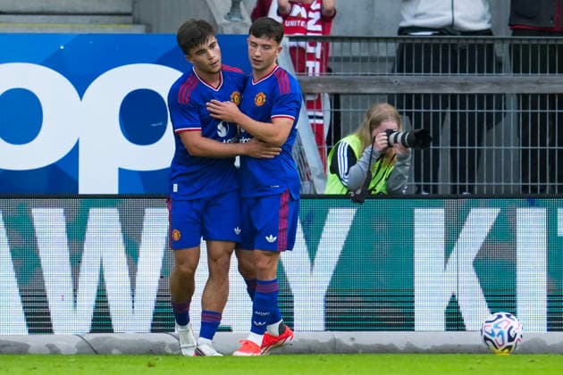Rosenborg - Manchester United, ManU treningskamp 2026. Trondheim 20260724. Manchester United jubler for Harry Amass scoring till 4-0 under treningskampen i fotball mellom Rosenborg og Manchester United pa Lerkendal stadion. Foto: Ole Martin Wold NTB Trondheim Norge EDITORIAL USE ONLY. RESTRICTED USE FOR BETTING COMPANIES Ref:_SPO7EyKjDG09JU.jpg *** Rosenborg vs. Manchester United, friendly match 2026 Trondheim 20260724 Manchester United celebrates Harry Amass’s goal, making the score 4–0, during the soccer friendly between Rosenborg and Manchester United at Lerkendal Stadium. Photo: Ole Martin Wold, NTB, Trondheim, Norway. EDITORIAL USE ONLY. RESTRICTEDED USE BY BETTING COMPANIES  Copyright: xOlexMartinxWoldx xNTBx