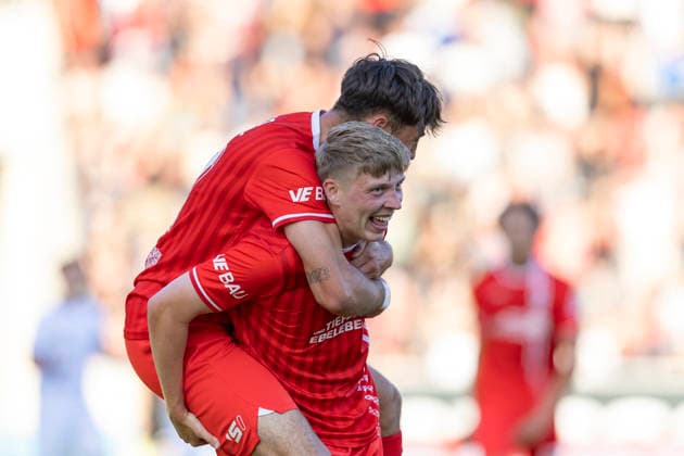 Regionalliga Nordost: FC Rot-Weiß Erfurt vs. BFC Dynamo; Erfurt; 24.07.2026 Jubel, Marco Ferdinand Wolf ( 10; FC Rot-Weiß Erfurt) und Dustin Forkel ( 17; FC Rot-Weiß Erfurt) (dahinter) Regionalliga Nordost: FC Rot-Weiß Erfurt vs. BFC Dynamo; Steigerwaldstadion Erfurt; 24.07.2026 *** Northeast Regional League: FC Rot Weiß Erfurt vs. BFC Dynamo Erfurt, July 24, 2026. Cheers, Marco Ferdinand Wolf 10 of FC Rot Weiß Erfurt and Dustin Forkel 17 of FC Rot Weiß Erfurt behind him; Northeast Regional League: FC Rot Weiß Erfurt vs. BFC Dynamo at Steigerwaldstadion, Erfurt, July 24, 2026 Copyright: xBEAUTIFULxSPORTS Duehringx