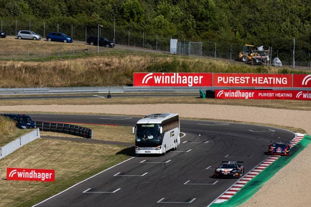 GER, DTM, 9. & 10. Lauf, Motorsport Arena Oschersleben 24.07.2026, Motorsport Arena, Oschersleben, GER, DTM, 9. & 10. Lauf, Motorsport Arena Oschersleben Marco Mapelli, Team Abt Lamborghini Temerario GT3, Thierry Vermeulen, Emil Frey Racing Ferrari 296 GT3 Evo bei der Tracksafari Â Foto: Alexander Trienitz Oschersleben Motorsport Arena Sachsen-Anhalt Deutschland *** GER, DTM, Round 9 of 10, Motorsport Arena Oschersleben, July 24, 2026, Motorsport Arena, Oschersleben, GER, DTM, Round 9 of 10, Motorsport Arena Oschersleben, Marco Mapelli, Team Abt Lamborghini Temerario GT3, Thierry Vermeulen, Emil Frey Racing Ferrari 296 GT3 Evo at the Tracksafari. Photo by Alexander Trienitz, Oschersleben Motorsport Arena, Saxony-Anhalt, Germany