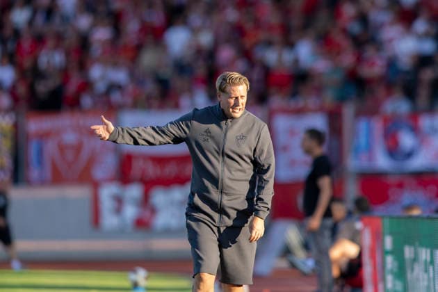 Regionalliga Nordost: FC Rot-Weiß Erfurt vs. BFC Dynamo; Erfurt; 24.07.2026 Sven Körner (Trainer; BFC Dynamo) Regionalliga Nordost: FC Rot-Weiß Erfurt vs. BFC Dynamo; Steigerwaldstadion Erfurt; 24.07.2026 *** Regionalliga Nordost: FC Rot Weiß Erfurt vs. BFC Dynamo Erfurt, July 24, 2026; Sven Körner, Coach of BFC Dynamo; Regionalliga Nordost: FC Rot Weiß Erfurt vs. BFC Dynamo, Steigerwaldstadion, Erfurt, July 24, 2026 Copyright: xBEAUTIFULxSPORTS Duehringx