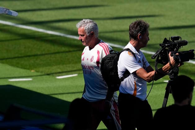 July 24, 2026, Valdebebas, Madrid, Spain: Jose Mourinho, head coach of Real Madrid, looks on during the Real Madrid training session held in collaboration with A.D. Alcorcon at Alfredo Di Stefano stadium on July 24, 2026, in Valdebebas, Madrid, Spain. Valdebebas Spain - ZUMAa181 20260724_zaa_a181_022 Copyright: xDennisxAgyemanx