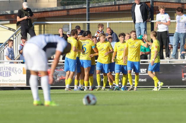 24.07.2026, xtgx, Fussball Regionalliga Nordost, FSV 63 Luckenwalde - 1. FC Lokomotive Leipzig, v.l. Felix Pilger (Luckenwalde) Jubel, Torjubel, jubelt ueber das Tor, celebrate the goal, celebration (DFL DFB REGULATIONS PROHIBIT ANY USE OF PHOTOGRAPHS as IMAGE SEQUENCES and or QUASI-VIDEO) Luckenwalde *** July 24, 2026, xtgx, Northeast Regional League Soccer, FSV 63 Luckenwalde 1 FC Lokomotive Leipzig, from left: Felix Pilger (Luckenwalde) celebrating, Goal celebration, celebrating the goal, DFL and DFB regulations prohibit any use of photographs as image sequences and or quasi-video, Luckenwalde
