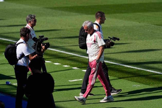July 24, 2026, Valdebebas, Madrid, Spain: Jose Mourinho, head coach of Real Madrid, looks on during the Real Madrid training session held in collaboration with A.D. Alcorcon at Alfredo Di Stefano stadium on July 24, 2026, in Valdebebas, Madrid, Spain. Valdebebas Spain - ZUMAa181 20260724_zaa_a181_040 Copyright: xDennisxAgyemanx