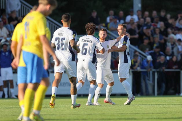 24.07.2026, xtgx, Fussball Regionalliga Nordost, FSV 63 Luckenwalde - 1. FC Lokomotive Leipzig, v.l. Dorian Cevis (Lok Leipzig, 22) Jubel, Torjubel, jubelt ueber das Tor, celebrate the goal, celebration (DFL DFB REGULATIONS PROHIBIT ANY USE OF PHOTOGRAPHS as IMAGE SEQUENCES and or QUASI-VIDEO) Luckenwalde *** July 24, 2026, xtgx, Northeast Regional League, FSV 63 Luckenwalde 1 FC Lokomotive Leipzig, from left: Dorian Cevis (Lok Leipzig), 22, cheering, Goal celebration, celebrating the goal, DFL and DFB regulations prohibit any use of photographs as image sequences and or quasi-video. Luckenwalde