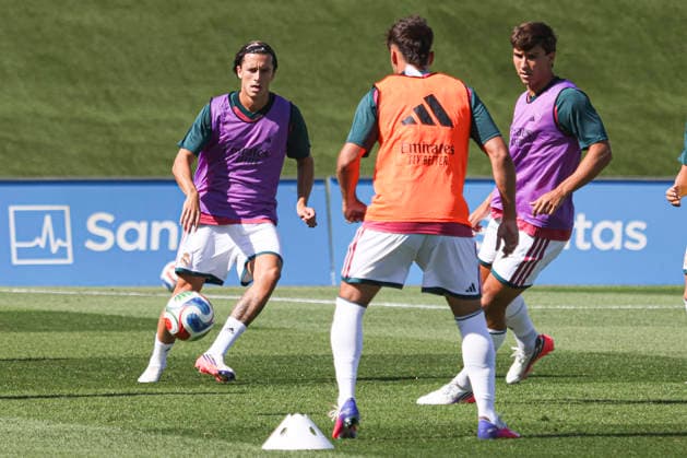 ESP: Real Madrid v AD Alcorcon Pre season match 2026 2027 Alvaro Carreras of Real Madrid is warm up before Pre season match between Real Madrid and AD Alcorcon at Estadio Alfredo Di Stefano on July 24, 2026 in Madrid, Spain. Madrid Madrid Spain Football *** ESP Real Madrid vs. AD Alcorcón, 2026–2027 Preseason Match: Álvaro Carreras of Real Madrid warms up before the preseason match between Real Madrid and AD Alcorcón at Estadio Alfredo Di Stefano on July 24, 2026, in Madrid, Spain. Madrid, Spain. Soccer Copyright: xYanx