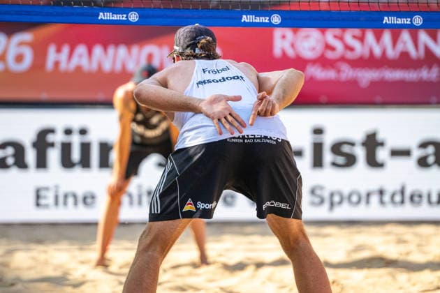Eintracht Spontent (schwarz) gegen Hauptstadt Beacher (weiß) - Halbfinale Männer - Beach volleyball, Beachvolleyball - Die Finals 2026 (24.07.2026, Opernplatz (Hannover, GER), *** Eintracht Spontent (black) vs. Hauptstadt Beacher (white) Men s Beach Volleyball Semifinal, The Finals 2026, July 24, 2026, Opernplatz, Hanover, GER, Copyright: xJanxGuentherx