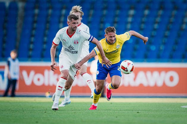 Testspiel: Eintracht Braunschweig vs. FC Southampton, 24.07.2026 Jan Urbich (Eintracht Braunschweig, 27); Fußball, Testspiel: Eintracht Braunschweig vs. FC Southampton am 24.07.2026 im Eintracht-Stadion, Braunschweig DFL REGULATIONS PROHIBIT ANY USE OF PHOTOGRAPHS AS IMAGE SEQUENCES AND OR QUASI-VIDEO. *** Friendly Match: Eintracht Braunschweig vs. FC Southampton, July 24, 2026; Jan Urbich, Eintracht Braunschweig; 27 Soccer; Friendly Match: Eintracht Braunschweig vs. FC Southampton on July 24, 2026, at Eintracht Stadium, Braunschweig DFL regulations prohibit any use of photographs as image sequences and or quasi-video Copyright: xBEAUTIFULxSPORTS Tonhäuserx