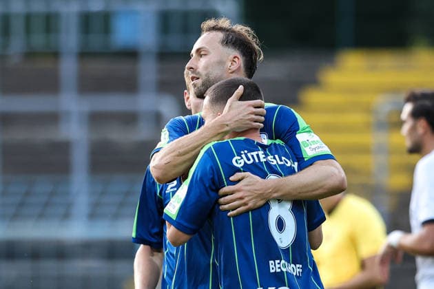 2026.07.24, xkwix, Fußball, Krombacher Westfalenpokal, FC Gütersloh - SC Wiedenbrück, NRG24 Stadion im Heidewald, 1.Runde, Saison 2026 2027: Torjubel vom Torschuetzen zum 2:0 Julius Langfeld (FC Gütersloh 10) mit Passgaeber zum Tor Phil Beckhoff (FC Gütersloh 8) DFB regulations prohibit any use of photographs as image sequences and or quasi-video. Photo: xKamilxWilkowskixPressefotoKochx Nordrhein-Westfalen Deutschland *** July 24, 2026, xkwix, Soccer, Krombacher Westphalia Cup, FC Gütersloh vs. SC Wiedenbrück, NRG24 Stadium in Heidewald, 1st Round, 2026–2027 Season: Goal celebration by Julius Langfeld (FC Gütersloh, No. 10), who scored the 2–0 goal, with Phil Beckhoff (FC Gütersloh, No. 8), who provided the assist. DFB regulations prohibit any use of photographs as image sequences and or quasi-video. Photo by xKamilxWilkowskixPress photo by Koch, North Rhine-Westphalia, Germany