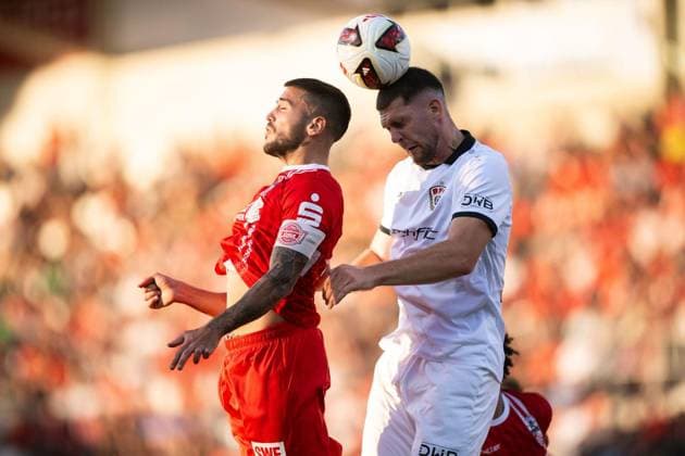 FUSSBALL REGIONALLIGA NORDOST - SAISON 2026-2027 - 1. SPIELTAG FC ROT WEISS ERFURT - BFC DYNAMO ** NUR FÜR REDAKTIONELLE ZWECKE ** EDITORIAL USE ONLY **<p>24 07 2026-Erfurt: Fussball Regionalliga Nordost 1. Spieltag Saison 2026-2027 Steigerwaldstadion FC Rot Weiss Erfurt - BFC Dynamo im Foto: Sofiane Ikene 4 (FC Rot‘Weiß Erfurt) im Zweikampf mit Viktor Miftaraj 5 (BFC Dynamo) ( Deutschland Thueringen Erfurt Copyright: SaschaxFromm *** SOCCER REGIONAL LEAGUE NORTHEAST 2026–2027 SEASON, MATCHDAY 1: FC ROT WEISS ERFURT vs. BFC DYNAMO ** FOR EDITORIAL USE ONLY ** EDITORIAL USE ONLY ** July 24, 2026 Erfurt Soccer Regional League Northeast Matchday 1, 2026–2027 Season Steigerwaldstadion FC Rot-Weiss Erfurt vs. BFC Dynamo; photo by Sofiane Ikene 4 FC Rot’Weiss Erfurt in a tackle with Viktor Miftaraj 5 BFC Dynamo Germany Thuringia Erfurt Copyright SaschaxFromm Copyright: SaschaxFromm doc86uyg5sysjpqx7ecmda ,EDITORIAL USE ONLY