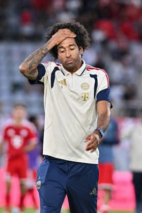 Regionalliga Bayern; FC Bayern München II - SC Eltersdorf; 24.07.2026 MUNICH, GERMANY - 24. JULY: im Bild ein nachdenklicher DANTE Bonfim Costa Santos Cheftrainer FC Bayern München II Einzelfoto Freisteller nach dem Match der Regionalliga Bayern zwischen den Amateuren des FC Bayern München und dem SC Eltersdorf am 1. Spieltag im Grünwalder Stadion *** Bavarian Regional League: FC Bayern Munich II vs. SC Eltersdorf, July 24, 2026, MUNICH, GERMANY July 24. Pictured: a pensive DANTE Bonfim Costa Santos, head coach of FC Bayern Munich II. Isolated photo taken after the Bavarian Regional League match between the FC Bayern Munich reserves and SC Eltersdorf on Matchday 1 at Grünwalder Stadium. Copyright: xBEAUTIFULxSPORTS Goldbergx