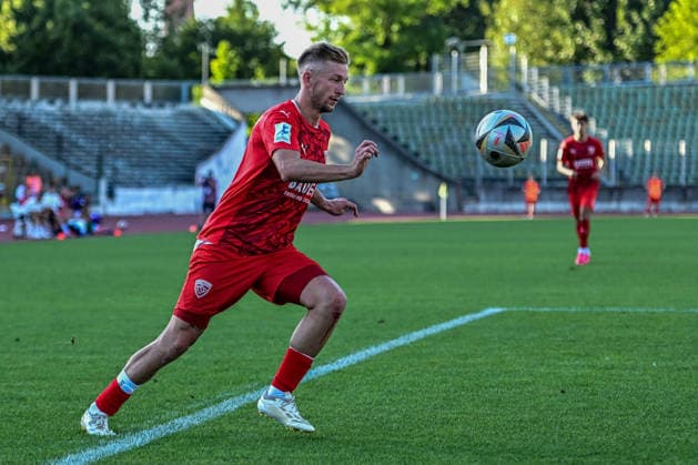 Regionalliga Bayern: TSV Schwaben Augsburg vs TSV Buchbach, Augsburg, 24.07.2026 Freisteller: Tobias Sztaf (TSV Buchbach, 28) , Augsburg, 24.07.2026 - 1. Spieltag der Regionalliga Bayern, TSV Schwaben Augsburg gegen TSV Buchbach, Augsburg, Rosenaustadion *** Bavarian Regional League: TSV Schwaben Augsburg vs. TSV Buchbach, Augsburg, July 24, 2026; Free agent Tobias Sztaf, TSV Buchbach, 28, Augsburg, July 24, 2026; Matchday 1 of the Bavarian Regional League, TSV Schwaben Augsburg vs. TSV Buchbach, Augsburg, Rosenaustadion Copyright: xBEAUTIFULxSPORTS Märklx