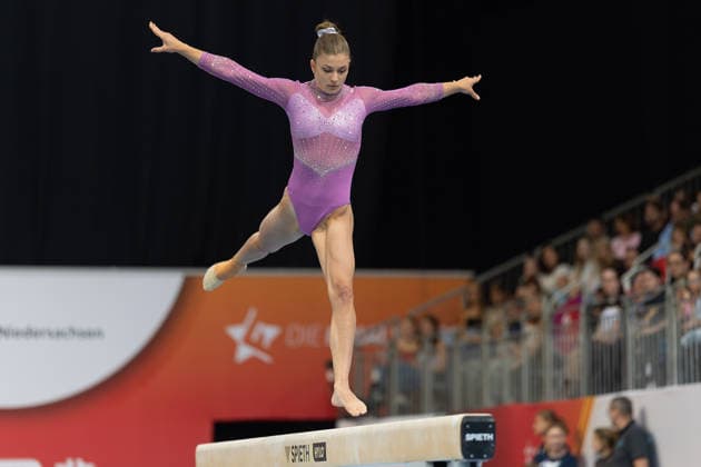 Deutsche Meisterschaften im Gerätturnen 2026, Mehrkampf Frauen Carina Kraiser (SV Hülben). Deutsche Meisterschaften im Gerätturnen, Mehrkampf Frauen, am 24. Juli 2026 in der ZAG-Arena in Hannover., Hannover Niedersachsen Deutschland ZAG Arena *** 2026 German Artistic Gymnastics Championships, Women’s All-Around: Carina Kraiser, SV Hülben German Artistic Gymnastics Championships, Women’s All-Around, on July 24, 2026, at the ZAG Arena in Hanover, Hanover, Lower Saxony, Germany ZAG Arena