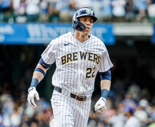 Milwaukee Brewers designated hitter Christian Yelich runs the bases after hitting a home run in the first inning of the MLB, Baseball Herren, USA game between the Colorado Rockies and the Milwaukee Brewers at American Family Field in Milwaukee, Wisconsin on Friday July 24, 2026.  MIL20260724809 TANNENxMAURY