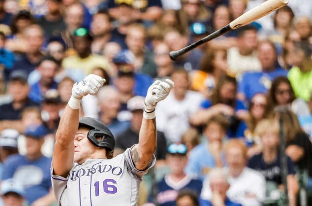 Colorado Rockies center fielder Cole Carrigg loses the grip on his bat in the third inning of the MLB, Baseball Herren, USA game between the Colorado Rockies and the Milwaukee Brewers at American Family Field in Milwaukee, Wisconsin on Friday July 24, 2026.  MIL20260724814 TANNENxMAURY