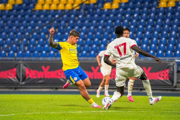Deutschland: Fussball Testspiel Vereine 2026 2027, Freundschaftsspiel Eintracht Braunschweig vs Southampton FC Eintracht-Stadion (Braunschweig): Torchance Braunschweig *** Germany Soccer Friendly Matches 2026 2027, Friendly Match: Eintracht Braunschweig vs. Southampton FC, Eintracht Stadium, Braunschweig, Scoring Chance for Braunschweig Copyright: xAymanxAlahmedx