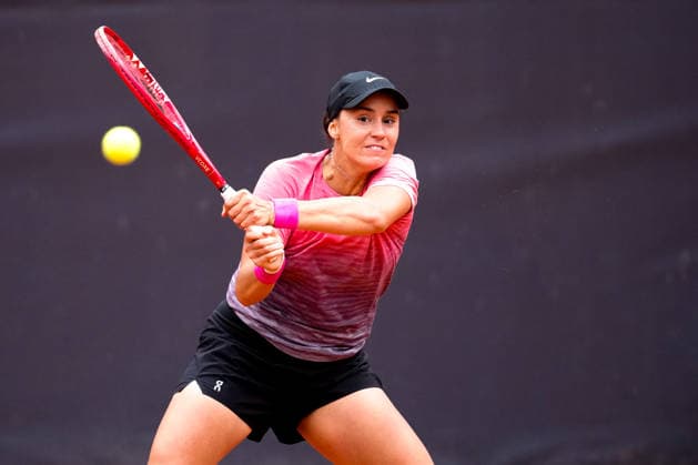 MSC Hamburg Ladies Open - Day 5 Second seed Anhelina Kalinina of Ukraine is in action during her quarterfinal match against fifth seed Tamara Korpatsch of Germany at the 2026 MSC Hamburg Ladies Open women s tennis tournament at Am Rothenbaum in Hamburg, Germany. Hamburg Hamburg Germany  Copyright: xOwenxHammondx originalFilename:hammond-2026msch260724_npUUg.jpg