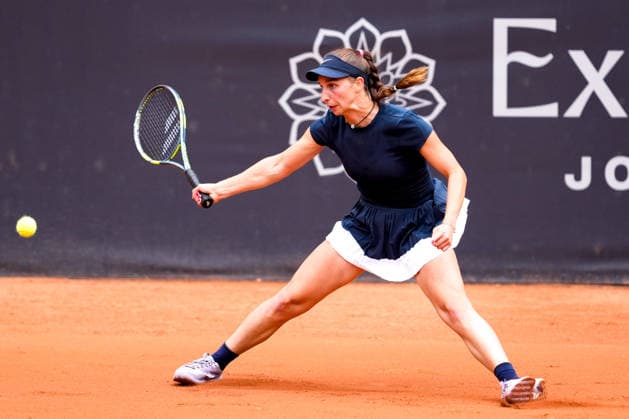 MSC Hamburg Ladies Open - Day 5 Tamara Korpatsch of Germany plays against Anhelina Kalinina of Ukraine during their quarterfinal match at the 2026 MSC Hamburg Ladies Open women s tennis tournament at Am Rothenbaum in Hamburg, Germany. Hamburg Hamburg Germany  Copyright: xOwenxHammondx originalFilename:hammond-2026msch260724_npN11.jpg