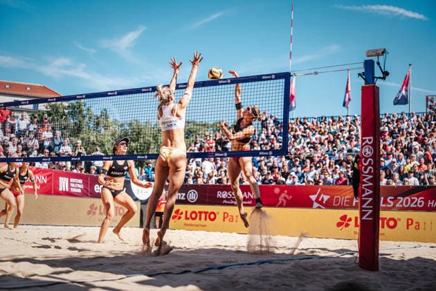Beachvolleyball Frauen Allianz German Beach Club Finals Die Finals 2026 Hannover Eintracht Spontent vs. Berlin Reciycling Volleys 24.07.2026 Kim van de Velde beim Angriff Hannover Opernplatz Niedersachsen Deutschland *** Women s Beach Volleyball Allianz German Beach Club Finals The 2026 Finals Hannover Eintracht Spontent vs. Berlin Recycling Volleys July 24, 2026 Kim van de Velde on the attack Hannover Opernplatz Lower Saxony, Germany