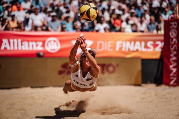 Beachvolleyball Frauen Allianz German Beach Club Finals Die Finals 2026 Hannover Eintracht Spontent vs. Berlin Reciycling Volleys 24.07.2026 Melanie Paul springt zum Ball Hannover Opernplatz Niedersachsen Deutschland *** Women s Beach Volleyball Allianz German Beach Club Finals The 2026 Finals Hannover Eintracht Spontent vs. Berlin Recycling Volleys July 24, 2026 Melanie Paul jumps for the ball Hannover Opernplatz Lower Saxony, Germany