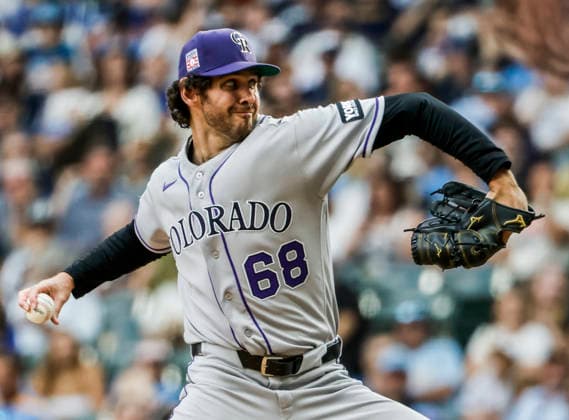 Colorado Rockies relief pitcher Jordan Romano throws in the ninth inning of the MLB, Baseball Herren, USA game between the Colorado Rockies and the Milwaukee Brewers at American Family Field in Milwaukee, Wisconsin on Friday July 24, 2026. The Rockies defeated the Brewers 5-2.  MIL20260724832 TANNENxMAURY