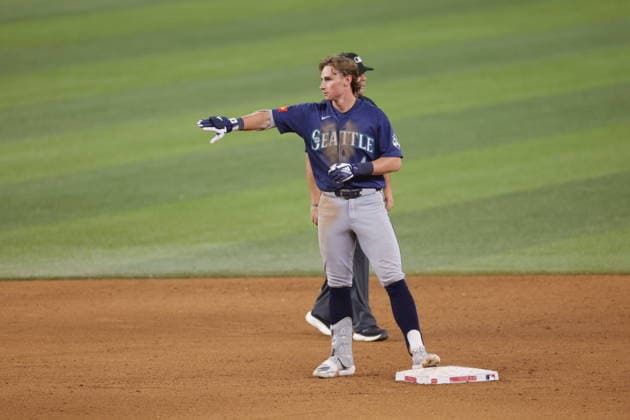 July 24, 2026, Arlington, Texas, USA: Seattle Mariners shortstop COLT EMERSON (4) hits a double in the ninth inning In a baseball game, Friday, July 24, 2026, in Arlington, Texas. Arlington USA - ZUMAa325 20260724_zsa_a325_004 Copyright: xDavidxBalleringxIix