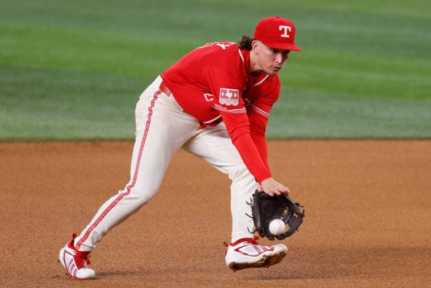 July 24, 2026, Arlington, Texas, USA: Texas Rangers second baseman CAM CAULEY (27) collects a ground ball in a baseball game, Friday, July 24, 2026, in Arlington, Texas. Arlington USA - ZUMAa325 20260724_zsa_a325_014 Copyright: xDavidxBalleringxIix