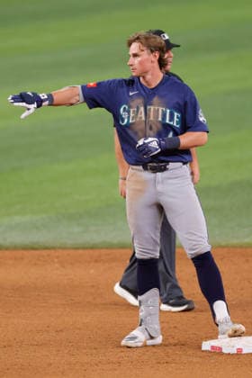 July 24, 2026, Arlington, Texas, USA: Seattle Mariners shortstop COLT EMERSON (4) hits a double in the ninth inning In a baseball game, Friday, July 24, 2026, in Arlington, Texas. Arlington USA - ZUMAa325 20260724_zsa_a325_031 Copyright: xDavidxBalleringxIix