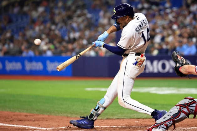July 24, 2026, St. Petersburg, Florida, USA: Tampa Bay Rays left fielder Chandler Simpson (14) doubles to left field during an MLB, Baseball Herren, USA game against the Cleveland Guardians on July 24, 2026 at Tropicana Field. The Rays beat the Guardians 11-3. St. Petersburg USA - ZUMAh180 20260724_zsp_h180_051 Copyright: xKimxHukarix