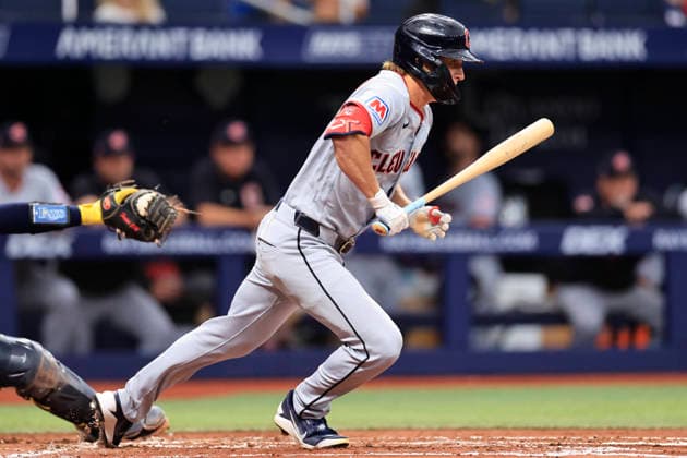 July 24, 2026, St. Petersburg, Florida, USA: Cleveland Guardians center fielder Petey Halpin (0) bunts at Tampa Bay Rays starting pitcher Shane McClanahan (18) during an MLB, Baseball Herren, USA game on July 24, 2026 at Tropicana Field. The Rays beat the Guardians 11-3. St. Petersburg USA - ZUMAh180 20260724_zsp_h180_063 Copyright: xKimxHukarix