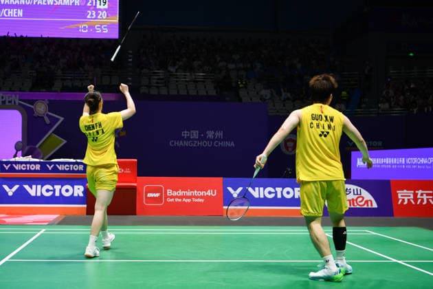 CHANGZHOU, CHINA - JULY 25: Guo Xinwa and Chen Fanghui of China react in the Mixed Doubles Semifinal match against Dechapol Puavaranukroh and Supissara Paewsampran of Thailand on day 5 of the China Open 2026 at Changzhou Olympic Sports Center Gymnasium on July 25, 2026 in Changzhou, Jiangsu Province of China.  Copyright: xVCGx 111656308388