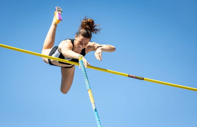 Deutsche Leichtathletik-Meisterschaften Stabhochsprung Frauen; Hannover, 24.07.2026 Anna Hiesinger (LAZ Ludwigsburg) im Stabhochsprung der Frauen; Deutsche Leichtathletik-Meisterschaften Stabhochsprung Frauen am 24.07.2026 auf dem Opernplatz in Hannover (Niedersachsen). *** German Track and Field Championships – Women’s Pole Vault, Hanover, July 24, 2026 Anna Hiesinger (LAZ Ludwigsburg) in the women’s pole vault at the German Track and Field Championships—Women’s Pole Vault on July 24, 2026, at Opernplatz in Hanover, Lower Saxony Copyright: xBEAUTIFULxSPORTS R.xSchmittx