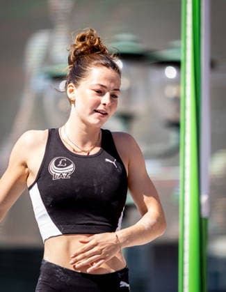 Deutsche Leichtathletik-Meisterschaften Stabhochsprung Frauen; Hannover, 24.07.2026 Anna Hiesinger (LAZ Ludwigsburg) im Stabhochsprung der Frauen; Deutsche Leichtathletik-Meisterschaften Stabhochsprung Frauen am 24.07.2026 auf dem Opernplatz in Hannover (Niedersachsen). *** German Track and Field Championships – Women’s Pole Vault, Hanover, July 24, 2026 Anna Hiesinger (LAZ Ludwigsburg) in the women’s pole vault at the German Track and Field Championships—Women’s Pole Vault on July 24, 2026, at Opernplatz in Hanover, Lower Saxony Copyright: xBEAUTIFULxSPORTS R.xSchmittx