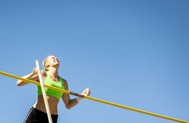 Deutsche Leichtathletik-Meisterschaften Stabhochsprung Frauen; Hannover, 24.07.2026 Jubel noch in der Luft: Friedelinde Petershofen (SV Werder Bremen) im Stabhochsprung der Frauen; Deutsche Leichtathletik-Meisterschaften Stabhochsprung Frauen am 24.07.2026 auf dem Opernplatz in Hannover (Niedersachsen). *** German Track and Field Championships – Women’s Pole Vault, Hanover, July 24, 2026 Cheers Still Ringing Out: Friedelinde Petershofen of SV Werder Bremen in the women’s pole vault at the German Track and Field Championships on July 24, 2026, at Opernplatz in Hanover, Lower Saxony Copyright: xBEAUTIFULxSPORTS R.xSchmittx