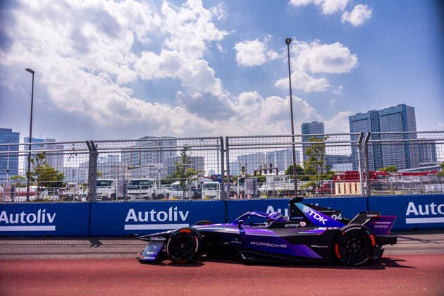 2026 FORMULA E TOKYO ePRIX 94 WEHRLEIN Pascal (ger), Porsche Formula E Team, Porsche 99X Electric, action during the Tokyo ePrix, 14th and 15th round of the 2025-26 ABB FIA Formula E World Championship, WM, Weltmeisterschaft on the Tokyo Street Circuit from July 24 to 26, 2026 in Tokyo, Japan - TokyoJapan  Copyright: xBastienxRouxx