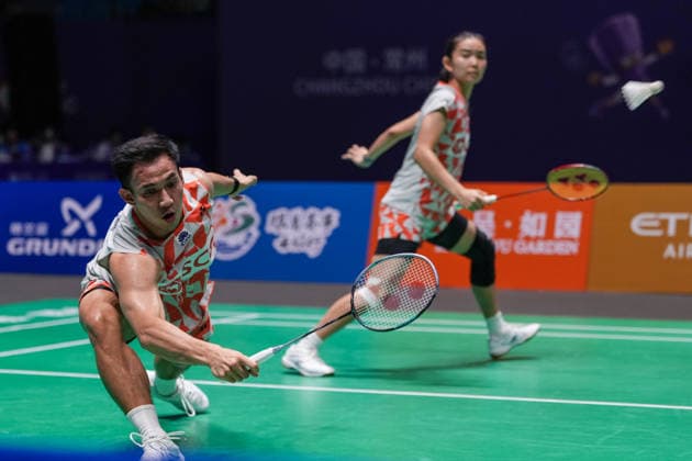 (260725) -- CHANGZHOU, July 25, 2026 -- Dechapol Puavaranukroh (L) Supissara Paewsampran compete during the mixed doubles semifinal match between Guo Xinwa Chen Fanghui of China and Dechapol Puavaranukroh Supissara Paewsampran of Thailand at the 2026 China Open badminton tournament in Changzhou, east China s Jiangsu Province, July 25, 2026. ) (SP)CHINA-CHANGZHOU-BADMINTON-CHINA OPEN-MIXED DOUBLES (CN) LixBo 