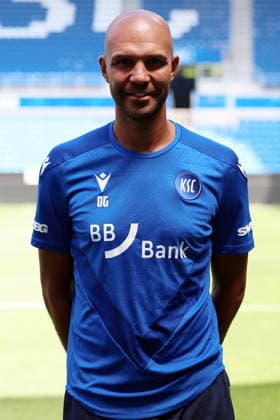 24.07.2026, xrekx, Fussball 2.Bundesliga, Karlsruher SC - Fototermin Saison 2026 27 v.l. Daniel Gordon Co-Trainer (Karlsruher SC) (DFL DFB REGULATIONS PROHIBIT ANY USE OF PHOTOGRAPHS as IMAGE SEQUENCES and or QUASI-VIDEO) Karlsruhe *** July 24, 2026, xrekx, Soccer, 2. Bundesliga, Karlsruher SC Photo Session, 2026–27 Season, from left: Daniel Gordon, Assistant Coach, Karlsruher SC. DFL and DFB regulations prohibit any use of photographs as image sequences and or quasi-video. Karlsruhe