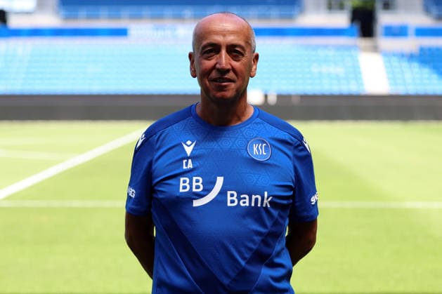 24.07.2026, xrekx, Fussball 2.Bundesliga, Karlsruher SC - Fototermin Saison 2026 27 v.l. Cafer Aydogan, Zeugwart (Karlsruher SC) (DFL DFB REGULATIONS PROHIBIT ANY USE OF PHOTOGRAPHS as IMAGE SEQUENCES and or QUASI-VIDEO) Karlsruhe *** July 24, 2026, xrekx, Soccer 2. Bundesliga, Karlsruher SC Photo Op, 2026–27 Season, from left: Cafer Aydogan, Equipment Manager, Karlsruher SC. DFL and DFB regulations prohibit any use of photographs as image sequences and or quasi-video. Karlsruhe