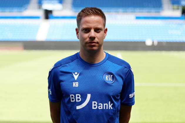 24.07.2026, xrekx, Fussball 2.Bundesliga, Karlsruher SC - Fototermin Saison 2026 27 v.l. Kevin Benz, Physiotherapeut (Karlsruher SC) (DFL DFB REGULATIONS PROHIBIT ANY USE OF PHOTOGRAPHS as IMAGE SEQUENCES and or QUASI-VIDEO) Karlsruhe *** July 24, 2026, xrekx, Soccer 2. Bundesliga, Karlsruher SC Photo Session, 2026–27 Season; from left: Kevin Benz, Physical Therapist, Karlsruher SC. DFL and DFB regulations prohibit any use of photographs as image sequences and or quasi-video. Karlsruhe