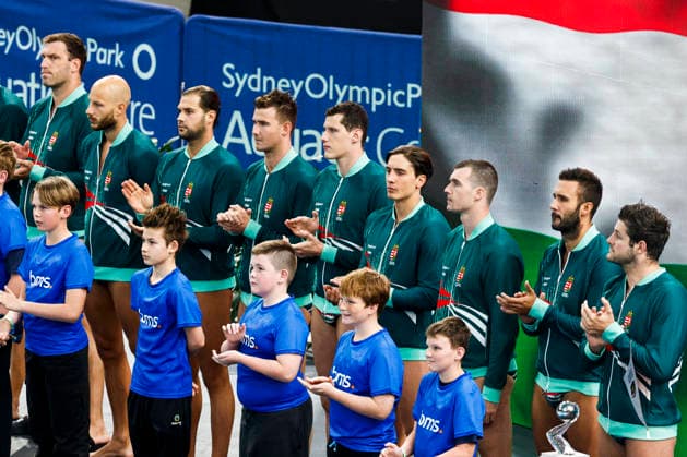 Water polo, Wasserball WORLD CUP AUSTRALIA HUNGARY, Team Hungary ine up for the playing of the national anthem ahead of the Water Polo World Cup Men s Semi Final match between Australia and Hungary at Sydney Olympic Park Aquatic Centre in Sydney, Saturday, July 25, 2026. ( NO ARCHIVING, EDITORIAL USE ONLY SYDNEY NEW SOUTH WALES AUSTRALIA  Copyright: xMARKxEVANSx 20260725149728815957