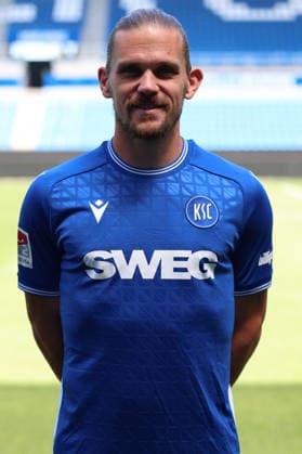 24.07.2026, xrekx, Fussball 2.Bundesliga, Karlsruher SC - Fototermin Saison 2026 27 v.l. Sebastian Jung (Karlsruher SC) (DFL DFB REGULATIONS PROHIBIT ANY USE OF PHOTOGRAPHS as IMAGE SEQUENCES and or QUASI-VIDEO) Karlsruhe *** July 24, 2026, xrekx, Soccer 2. Bundesliga, Karlsruher SC Photo Session, 2026–27 Season, from left: Sebastian Jung, Karlsruher SC. DFL and DFB regulations prohibit any use of photographs as image sequences and or quasi-video. Karlsruhe
