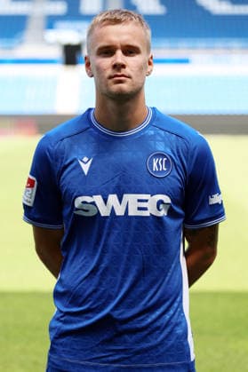 24.07.2026, xrekx, Fussball 2.Bundesliga, Karlsruher SC - Fototermin Saison 2026 27 v.l. Santeri Väänänen Vaeaenaen (Karlsruher SC) (DFL DFB REGULATIONS PROHIBIT ANY USE OF PHOTOGRAPHS as IMAGE SEQUENCES and or QUASI-VIDEO) Karlsruhe *** July 24, 2026, xrekx, Soccer 2. Bundesliga, Karlsruher SC Photo Op, 2026–27 Season, from left: Santeri Väänänen, Vaeaenaen, Karlsruher SC. DFL and DFB regulations prohibit any use of photographs as image sequences and or quasi-video. Karlsruhe