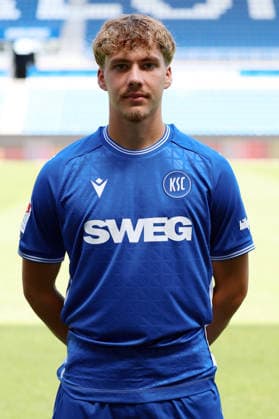 24.07.2026, xrekx, Fussball 2.Bundesliga, Karlsruher SC - Fototermin Saison 2026 27 v.l. Meiko Wäschenbach Waeschenbach (Karlsruher SC) (DFL DFB REGULATIONS PROHIBIT ANY USE OF PHOTOGRAPHS as IMAGE SEQUENCES and or QUASI-VIDEO) Karlsruhe *** July 24, 2026, xrekx, Soccer 2. Bundesliga, Karlsruher SC Photo Session, 2026–27 Season, from left: Meiko Wäschenbach, Waeschenbach, Karlsruher SC. DFL and DFB regulations prohibit any use of photographs as image sequences and or quasi-video. Karlsruhe