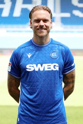 24.07.2026, xrekx, Fussball 2.Bundesliga, Karlsruher SC - Fototermin Saison 2026 27 v.l. Marcel Franke (Karlsruher SC) (DFL DFB REGULATIONS PROHIBIT ANY USE OF PHOTOGRAPHS as IMAGE SEQUENCES and or QUASI-VIDEO) Karlsruhe *** July 24, 2026, xrekx, Soccer 2. Bundesliga, Karlsruher SC Photo Session, 2026–27 Season, from left: Marcel Franke, Karlsruher SC. DFL and DFB regulations prohibit any use of photographs as image sequences and or quasi-video. Karlsruhe