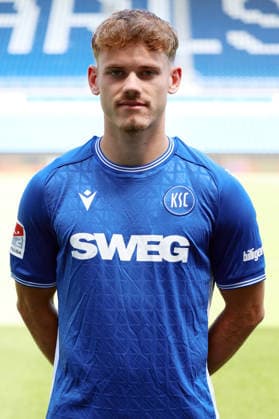 24.07.2026, xrekx, Fussball 2.Bundesliga, Karlsruher SC - Fototermin Saison 2026 27 v.l. Niclas Dühring Duering (Karlsruher SC) (DFL DFB REGULATIONS PROHIBIT ANY USE OF PHOTOGRAPHS as IMAGE SEQUENCES and or QUASI-VIDEO) Karlsruhe *** July 24, 2026, xrekx, Soccer 2. Bundesliga, Karlsruher SC Photo Session, 2026–27 Season, from left: Niclas Dühring, Duering, Karlsruher SC, DFL, DFB. REGULATIONS PROHIBIT ANY USE OF PHOTOGRAPHS AS IMAGE SEQUENCES AND OR QUASI-VIDEO. Karlsruhe