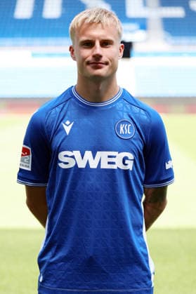 24.07.2026, xrekx, Fussball 2.Bundesliga, Karlsruher SC - Fototermin Saison 2026 27 v.l. Viktor Bergh (Karlsruher SC) (DFL DFB REGULATIONS PROHIBIT ANY USE OF PHOTOGRAPHS as IMAGE SEQUENCES and or QUASI-VIDEO) Karlsruhe *** July 24, 2026, xrekx, Soccer 2. Bundesliga, Karlsruher SC Photo Op, 2026–27 Season, from left: Viktor Bergh, Karlsruher SC. DFL and DFB regulations prohibit any use of photographs as image sequences and or quasi-video. Karlsruhe