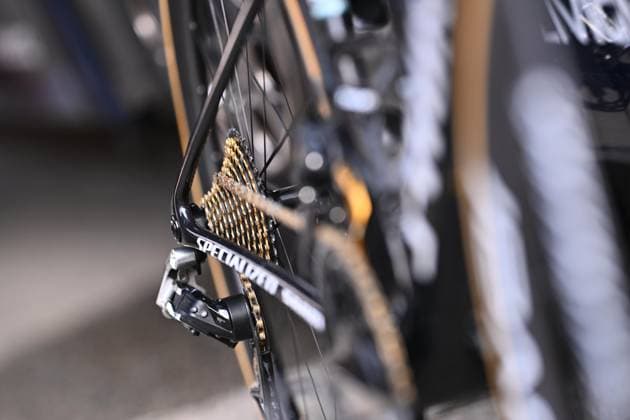 Tour de France 2026 Stage 20 ALPE D HUEZ, FRANCE - JULY 25 : Golden chain of Evenepoel Remco (BEL) of Red Bull BORA Hansgrohe during stage 20 of the 113rd edition of Tour de France an UCI World Tour 2.UWT cycling road race stage for Men Elite of 171 km with start in Le Bourg d Oissans and finish in Alpe d Huez on July 25, 2026 in Alpe d Huez, France, 25 07 2026 Alpe d Huez France  Copyright: xGvgx
