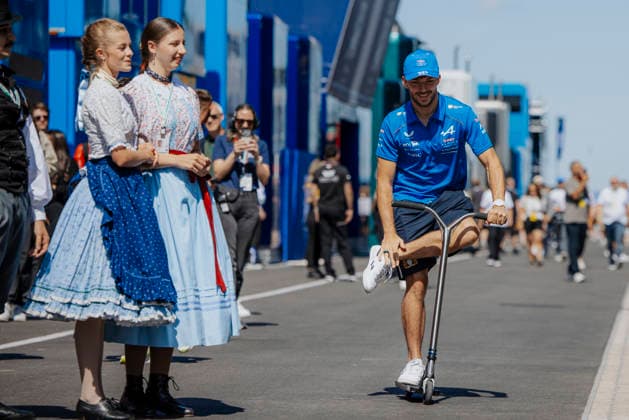 Formula 1 AWS Hungarian Grand Prix 2026 Maxime Le Juste OVERTAKE MAXPPP - Budapest 25 07 2026 10 GASLY Pierre (fra), BWT Alpine Formula One Team, portrait at the Formula 1 AWS Hungarian Grand Prix 2026, the 11th round of the 2026 FIA Formula 1 World Championship, WM, Weltmeisterschaft at the Hungaroring in Budapest, Hungary, from 23 to 26 July 2026 Budapest Hungaroring Hungary  Copyright: xOVERTAKE MAXPPPxMaximexLexJustex OVT202607250328 OVT202607250328