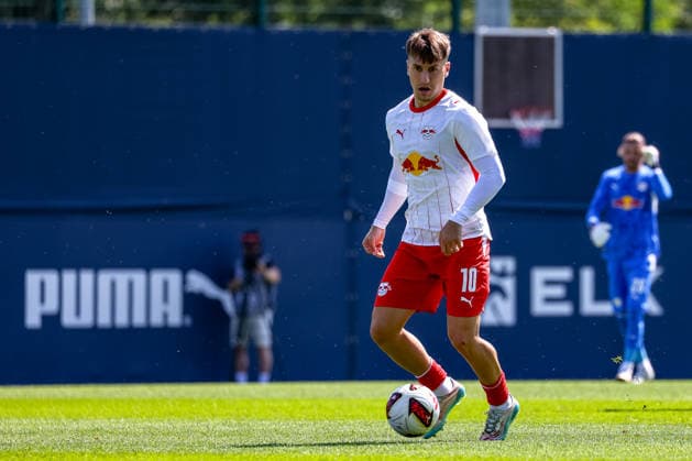 Brajan Gruda (RB Leipzig, 10) am Ball, RB Leipzig vs FC Ingolstadt, Fussball, Testspiel, Saison 2026 27, 25.07.2026,¨ RB Leipzig vs FC Ingolstadt, Fussball, Testspiel, Saison 2026 27, 25.07.2026 Leipzig *** Brajan Gruda, RB Leipzig, No. 10 on the ball, RB Leipzig vs. FC Ingolstadt, Soccer, Friendly, 2026–27 Season, July 25, 2026,¨ RB Leipzig vs. FC Ingolstadt, Soccer, Friendly, 2026–27 Season, July 25, 2026, Leipzig Copyright: xEibner-Pressefoto LauraxRoemerx EP_LRR
