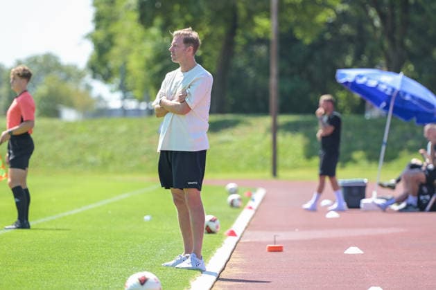 25.07.2026, Bad Wörishofen, Deutschland. Testspiel des SV Darmstadt 98 (2. Bundesliga) gegen die SG Sonnenhof Großaspach (Regionalliga Südwest). Cheftrainer Florian Kohfeldt (SV Darmstadt 98) *** July 25, 2026, Bad Wörishofen, Germany: Friendly match between SV Darmstadt 98 (2. Bundesliga) and SG Sonnenhof Großaspach (Regionalliga Südwest); Head Coach: Florian Kohfeldt, SV Darmstadt 98