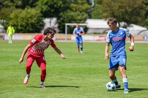 Testspiel, SC Freiburg U23 vs TSG Hoffenheim II, 25.07.2026 Zweikampf zwischen Jannik Veit (SC Freiburg U23, 48) und Lion Wagenbach (TSG Hoffenheim II, 18) Testspiel, SC Freiburg U23 vs TSG Hoffenheim II, Renchtal-Stadion Oberkirch, 25.07.2026 DFB DFL REGULATIONS PROHIBIT ANY USE OF PHOTOGRAPHS AS IMAGE SEQUENCES AND OR QUASI-VIDEO *** Friendly Match, SC Freiburg U23 vs. TSG Hoffenheim II, July 25, 2026; Tackle between Jannik Veit (SC Freiburg U23), 48, and Lion Wagenbach of TSG Hoffenheim II, 18 Friendly match, SC Freiburg U23 vs. TSG Hoffenheim II, Renchtal Stadium, Oberkirch, July 25, 2026 DFB and DFL regulations prohibit any use of photographs as image sequences and or quasi-video Copyright: xBEAUTIFULxSPORTS Boscox